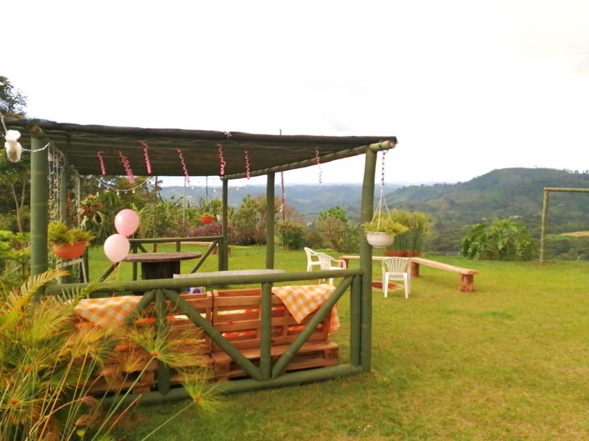 Finca Turistica Santa Clara Hostel Calarcá Εξωτερικό φωτογραφία