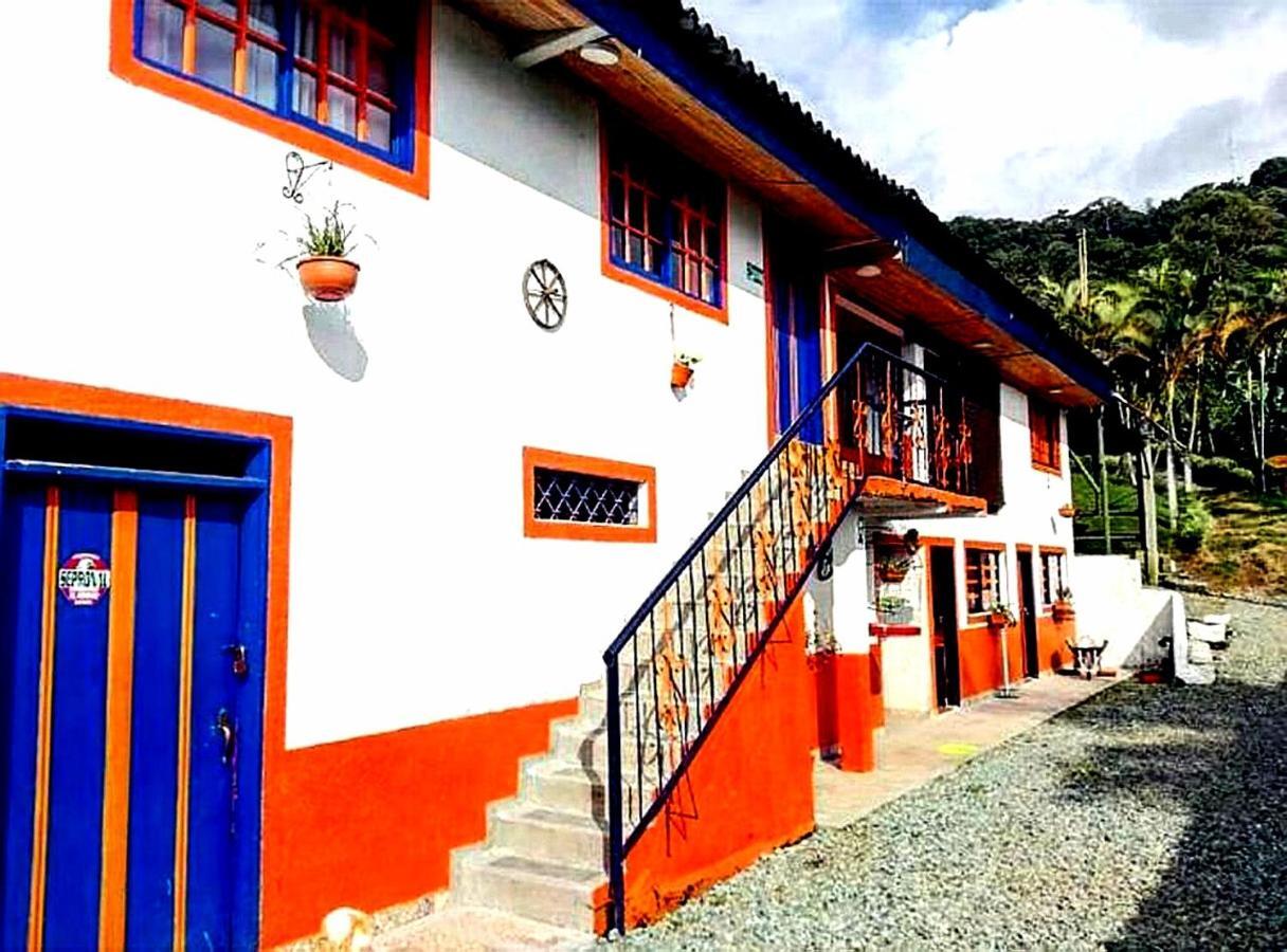Finca Turistica Santa Clara Hostel Calarcá Εξωτερικό φωτογραφία