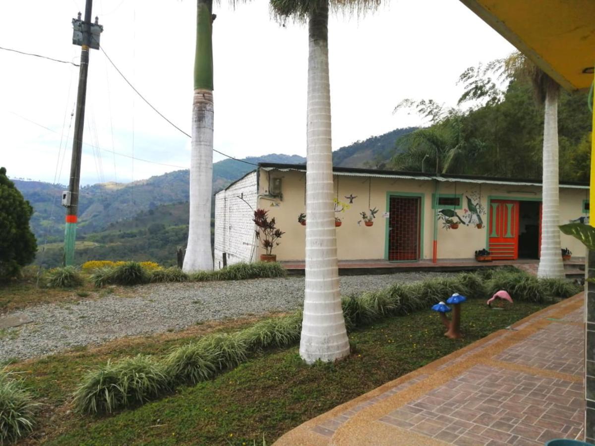 Finca Turistica Santa Clara Hostel Calarcá Εξωτερικό φωτογραφία